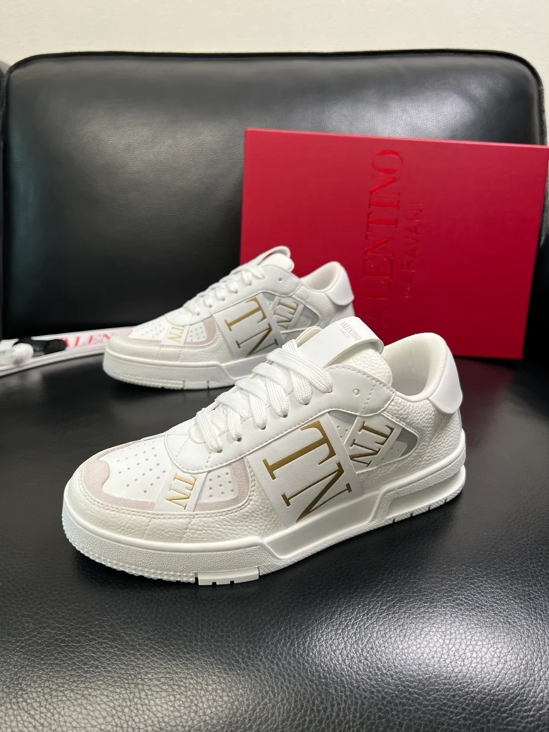Men's shoes 💰660 VALENTINO High quality top craftsmanship Valentino, sports sneakers counter synchronization, uppers imported from Italy, high-quality splicing colorful complex crafts, imported cowhide lining soft and comfortable, soles: original soles specially provided by the original factory, T men's shoes 💰U exclusive movable molded soles super comfortable, original factory and single goods, welcome to compare, couple size 39-44 (customized 45)